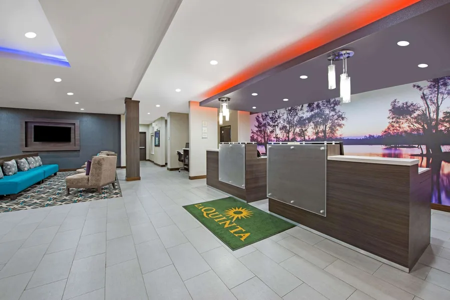 La Quinta Inn & Suites by Wyndham Lake Charles - Westlake hotel detail image 6