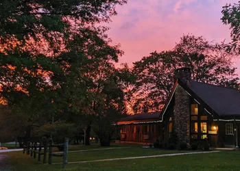 Foggy Mountain Lodge hotel thumbnail 2
