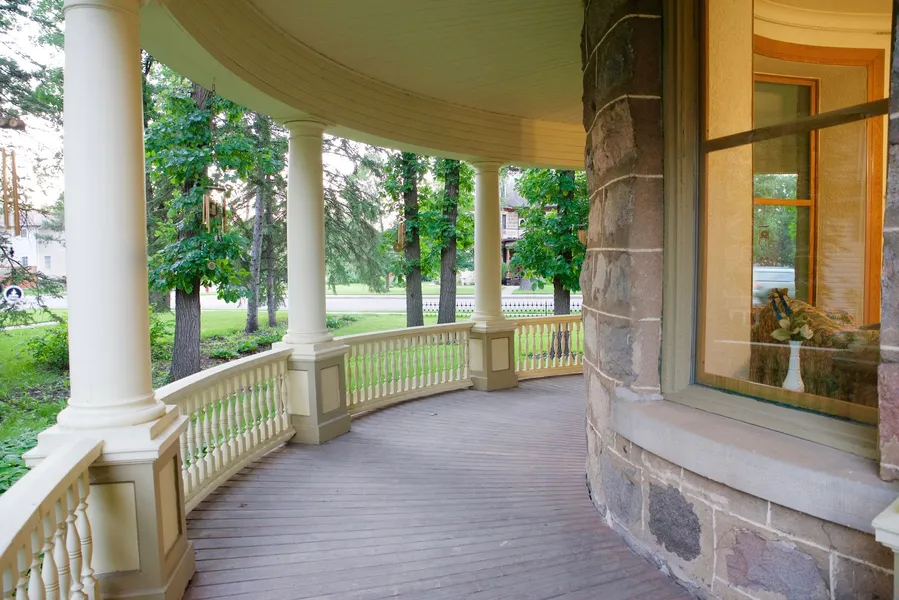 Bella's Castle hotel detail image 2