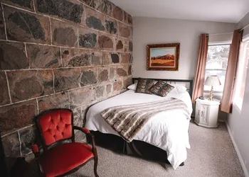 Bella's Castle hotel thumbnail 6