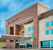 La Quinta Inn & Suites by Wyndham Cleveland near Lee Univ hotel detail image 3