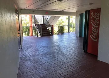 Sun Coast Inn hotel thumbnail 5