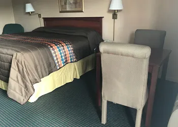 Redwood Inn hotel thumbnail 7