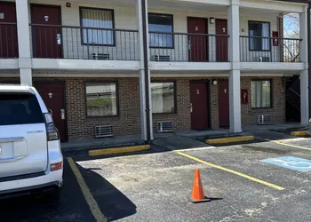 Executive Inn hotel thumbnail 3