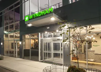 Wyndham Garden LaGuardia South hotel thumbnail 2