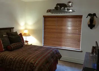 Alaska's Gold Creek Lodge hotel thumbnail 8