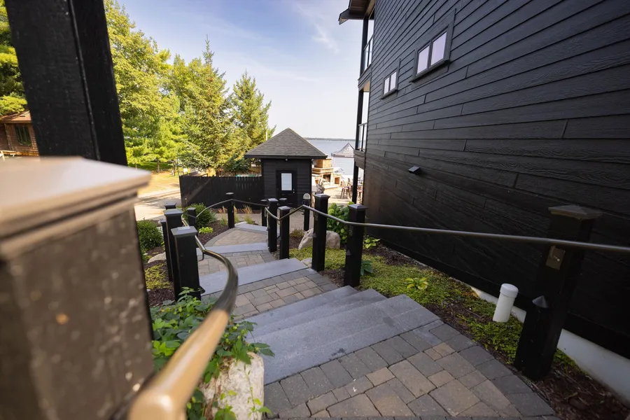Quarterdeck Resort & Restaurant hotel detail image 2