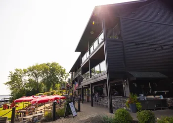 Quarterdeck Resort & Restaurant hotel thumbnail 8