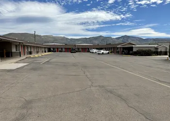 Budget Inn hotel thumbnail 3