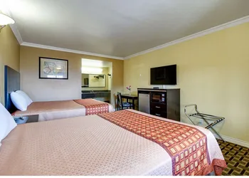Hacienda Inn hotel thumbnail 4