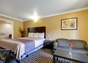 Hacienda Inn hotel thumbnail 5