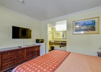Hacienda Inn hotel thumbnail 7