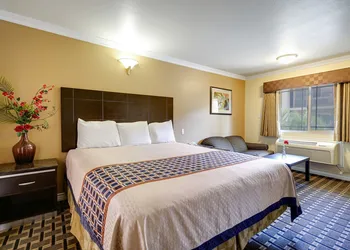 Hacienda Inn hotel thumbnail 8