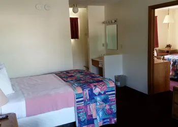 Surfside Motel hotel thumbnail 6