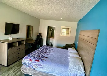 Delux Inn hotel thumbnail 8
