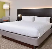Holiday Inn Express & Suites Parkersburg East by IHG hotel detail image 7