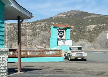 Raton Pass Motor Inn hotel thumbnail 3