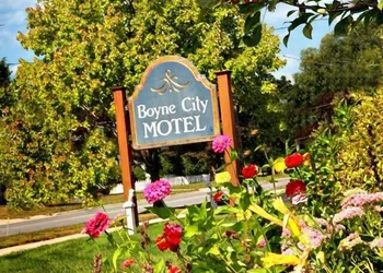 Boyne City Motel hotel thumbnail 2