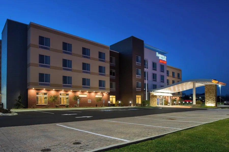Fairfield Inn and Suites by Marriott Akron Stow hotel detail image 2