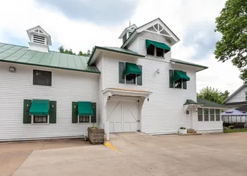 Carriage House B&B hotel thumbnail 2