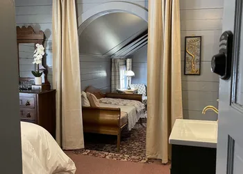 Carriage House B&B hotel thumbnail 6