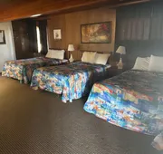 Love Hotels Western Holiday by OYO at Harlan Lake NE hotel detail image 7