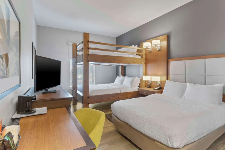 Hampton Inn & Suites Columbus Scioto Downs hotel detail image 6