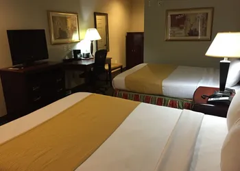 Express Inn hotel thumbnail 8