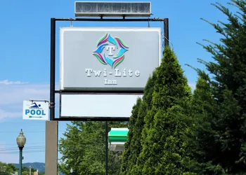 Twi-Lite Inn hotel thumbnail 3