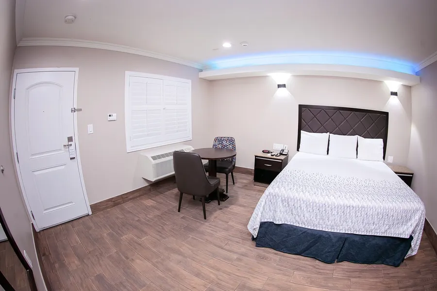 Diamond Bell Inn & Suites hotel detail image 6