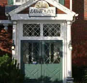 Lamie's Inn and The Old Salt Restaurant hotel detail image 4