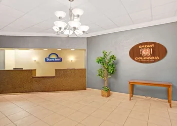 Days Inn by Wyndham Orlando Airport Florida Mall hotel thumbnail 2