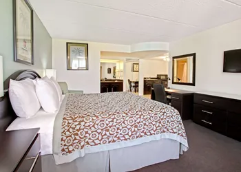 Days Inn by Wyndham Orlando Airport Florida Mall hotel thumbnail 6