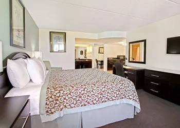 Days Inn by Wyndham Orlando Airport Florida Mall hotel thumbnail 5