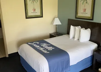 Days Inn by Wyndham Orlando Airport Florida Mall hotel thumbnail 8