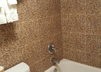 Americas Best Value Inn Smithtown Long Island hotel thumbnail 6