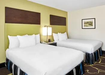 Doubletree by Hilton Charlotte Uptown hotel thumbnail 5
