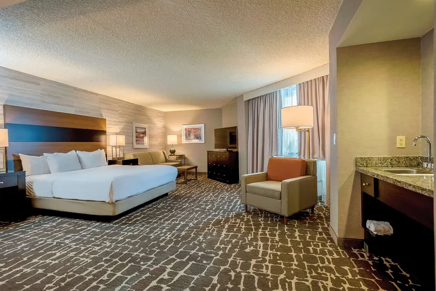 DoubleTree by Hilton Denver - Aurora hotel detail image 6