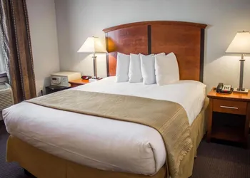 Quality Inn Long Island City - Astoria hotel thumbnail 2