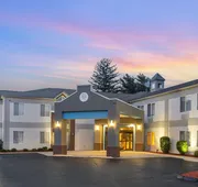 Best Western Plus New England Inn & Suites hotel detail image 3