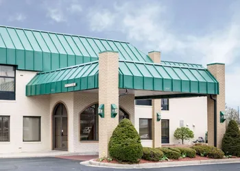 Quality Inn & Suites Indianapolis Northwest hotel thumbnail 2
