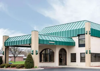 Quality Inn & Suites Indianapolis Northwest hotel thumbnail 3