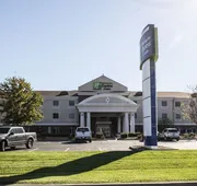 Holiday Inn Express & Suites Sedalia by IHG hotel detail image 4