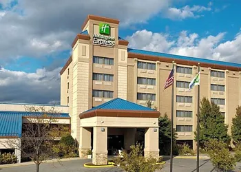 Holiday Inn Express Chicago-Palatine hotel thumbnail 2