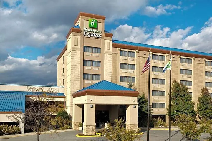Holiday Inn Express Chicago-Palatine hotel detail image 2