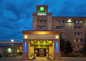 Holiday Inn Express Chicago-Palatine hotel thumbnail 3