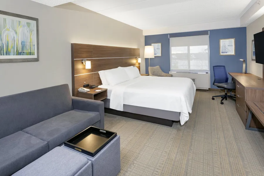 Holiday Inn Express & Suites Riverhead - Long Island by IHG hotel detail image 6