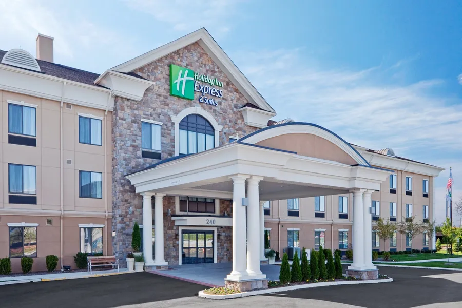 Holiday Inn Express & Suites Warminster - Horsham by IHG hotel detail image 2