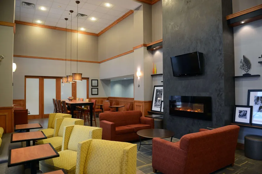 Hampton Inn & Suites by Hilton Windsor hotel detail image 2