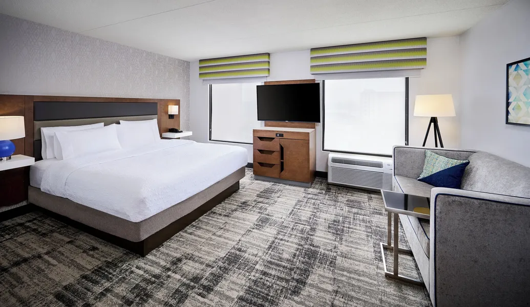 Hampton Inn & Suites by Hilton Windsor hotel detail image 6
